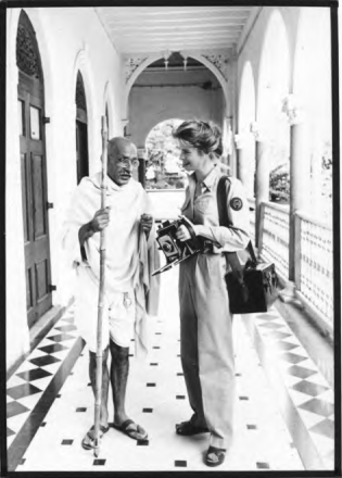 Ben Kingsley and Candice Bergen in Mahatma Gandhi movie